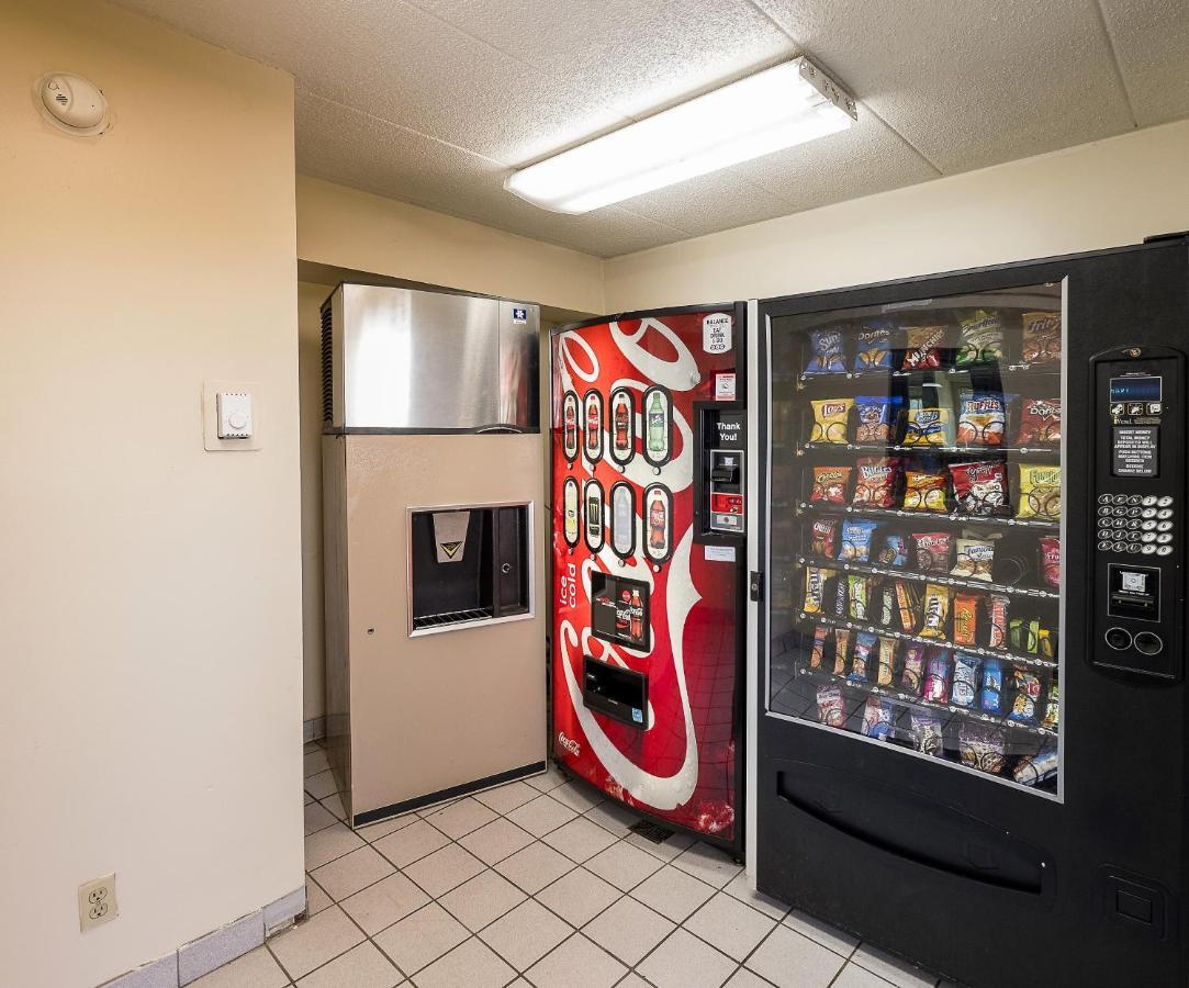 Red Roof Inn Cincinnati East - Beechmont Cherry Grove Extérieur photo